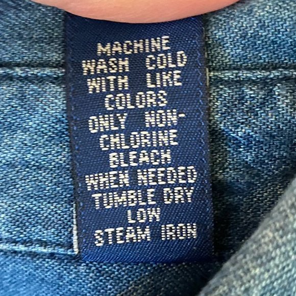 Karen Scott Denim Christmas Shirt Size Large Holiday Embroidery Button Down - Picture 8 of 8